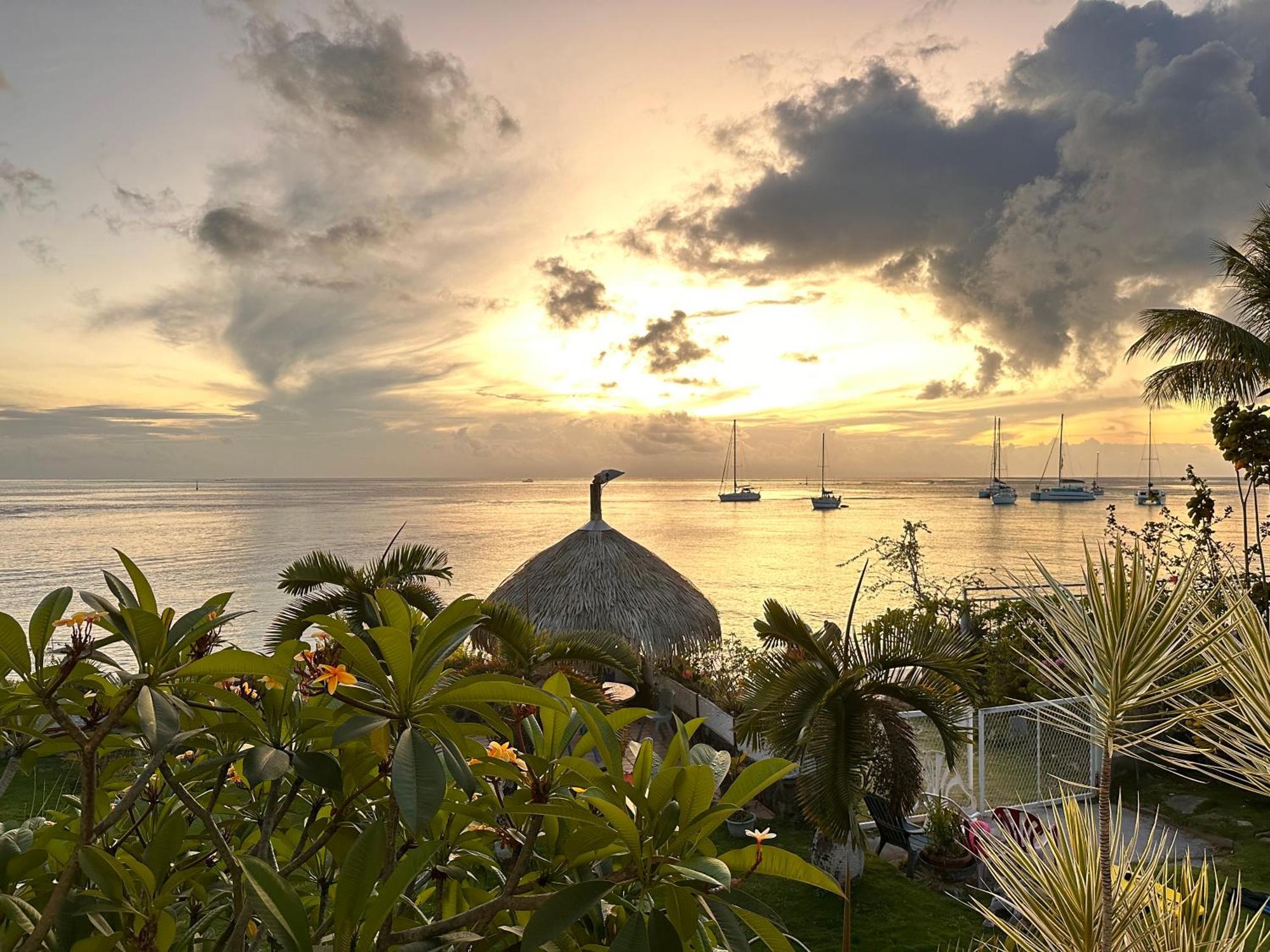 Meri Lodge Huahine « Room Of Marta » Fare Kültér fotó