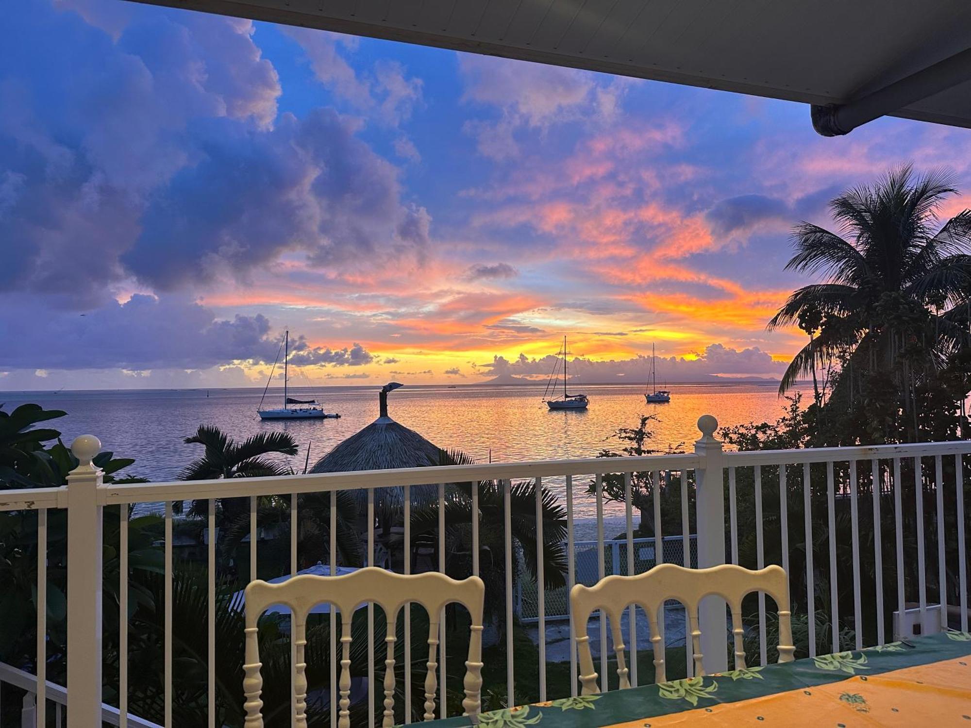 Meri Lodge Huahine « Room Of Marta » Fare Kültér fotó